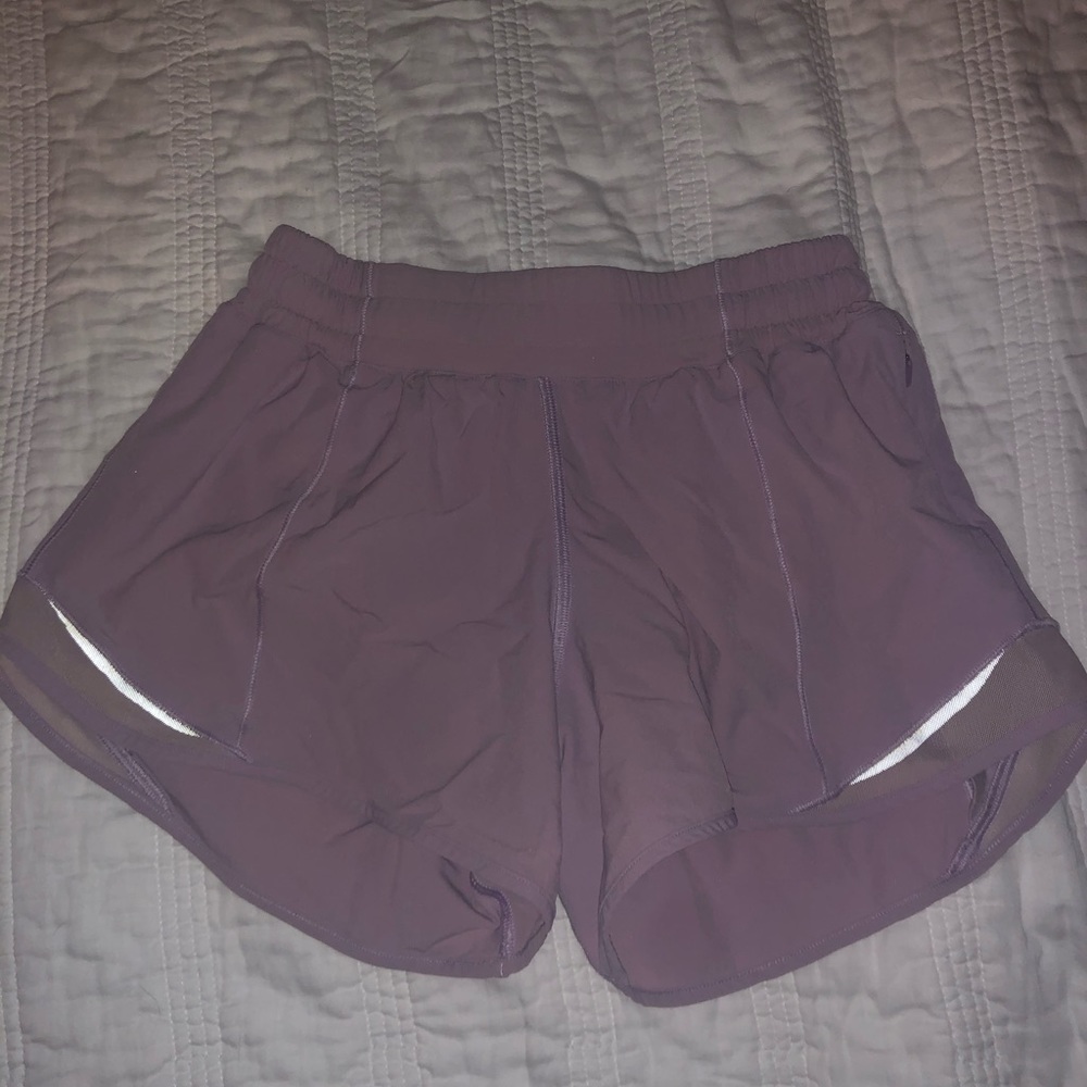 lulu size 4 hotty hot shorts